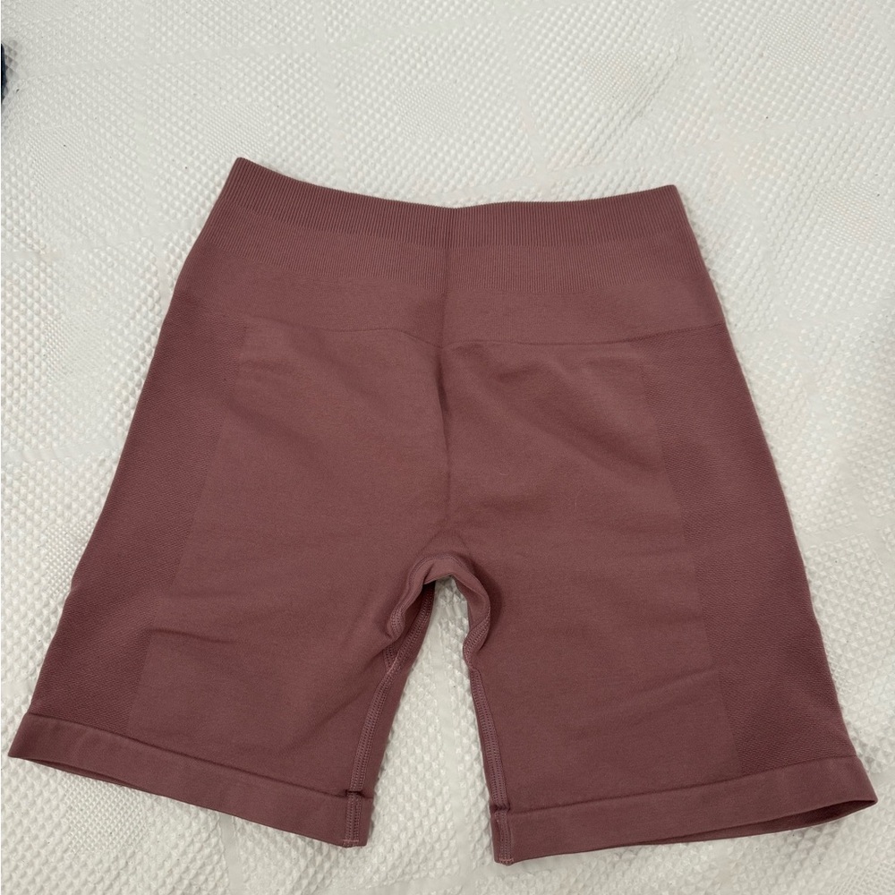 Aurola gym shorts